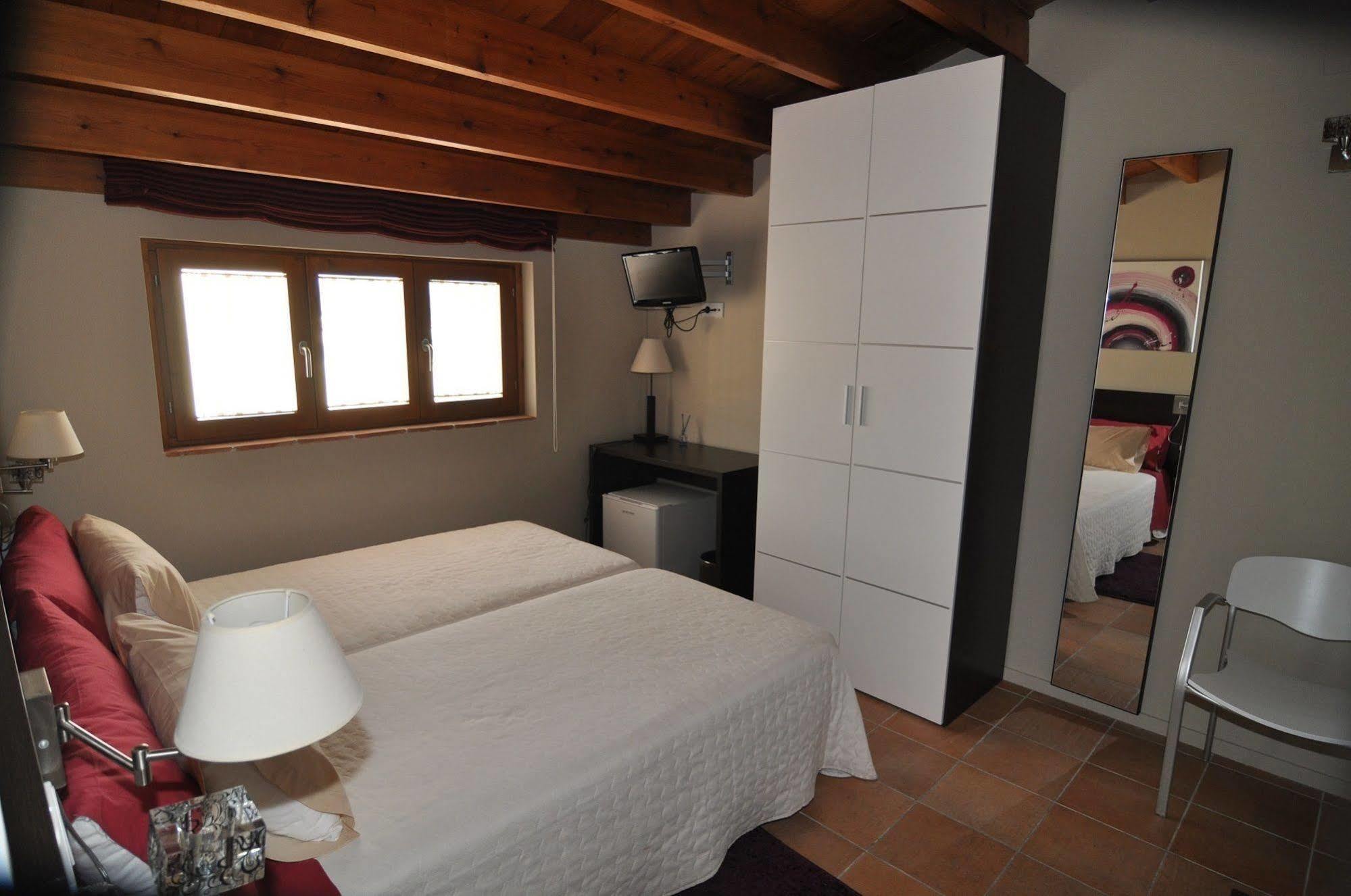 Hostal De Cabrit Sant Mateu Zewnętrze zdjęcie